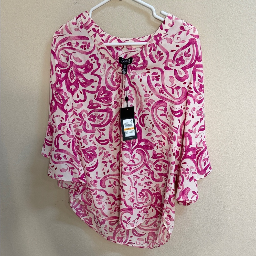 NWT Size S V-Neck Blouse by Jones New York